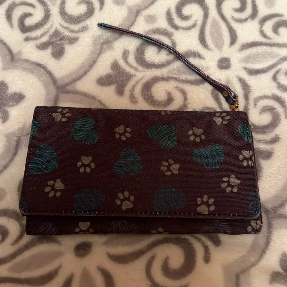 HEARTS & PAWS WALLET from The Animal Rescue Site’